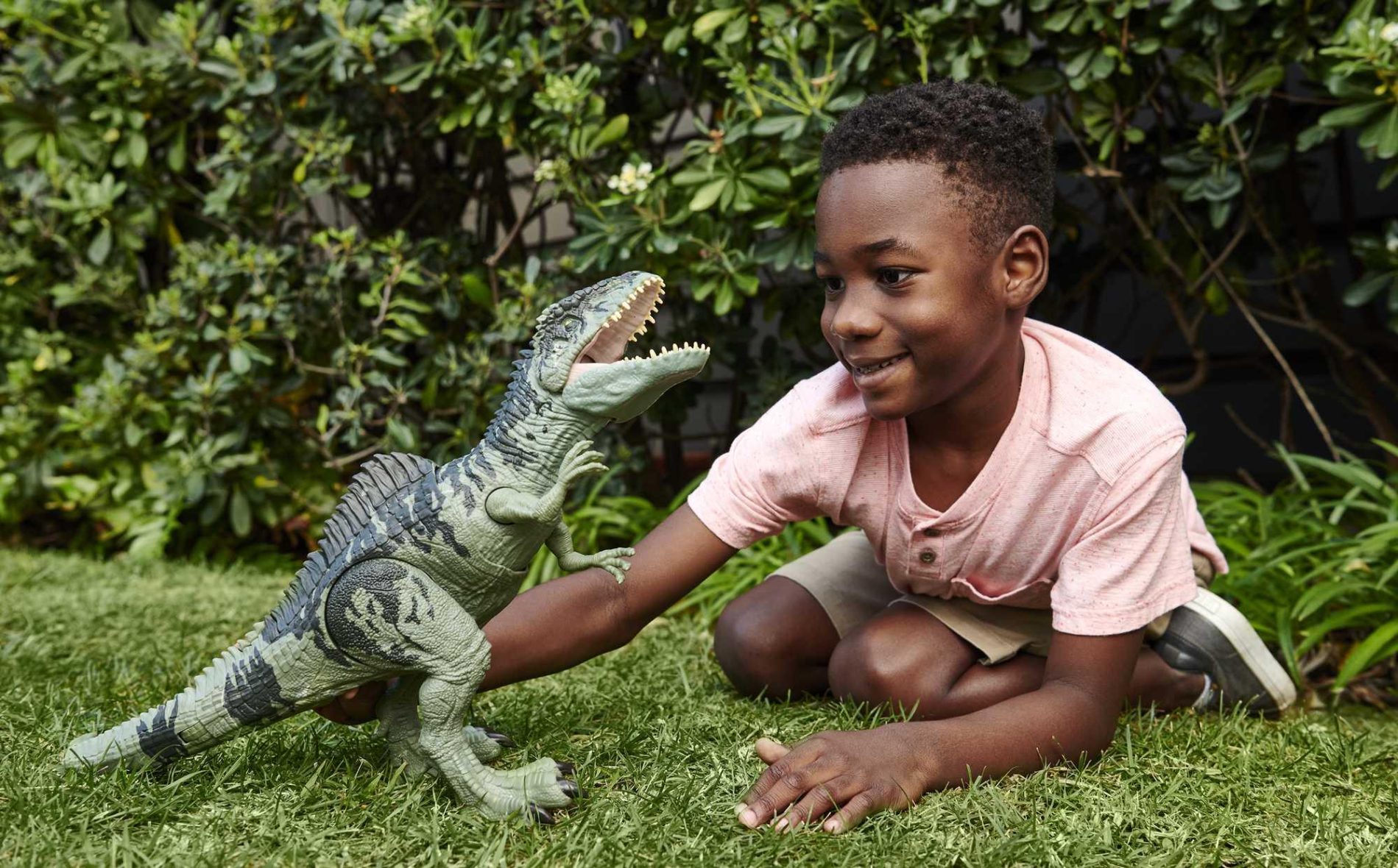 jurassic-world-dinozauras-milzinas_RJLXF98