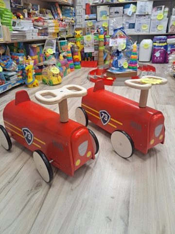 Medinė paspiriama mašina – gaisrinė - Toys Plius