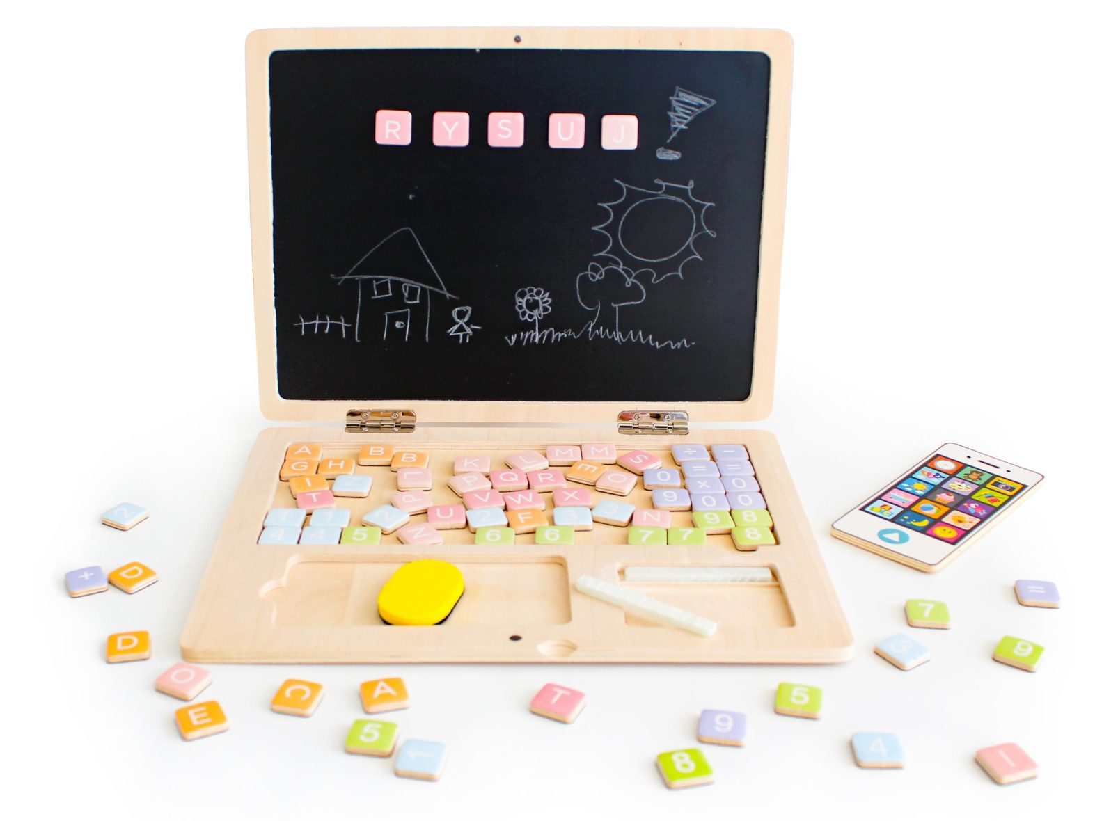wooden-laptop-educational-magnetic-board_7AIPDJI