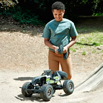Radijo bangomis valdomas džipas TITAN - Toys Plius