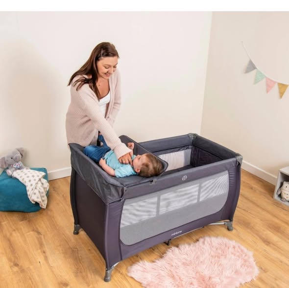 Kelioninė lovytė su vystymo stalu miniuno SleepEasy 3-in-1
