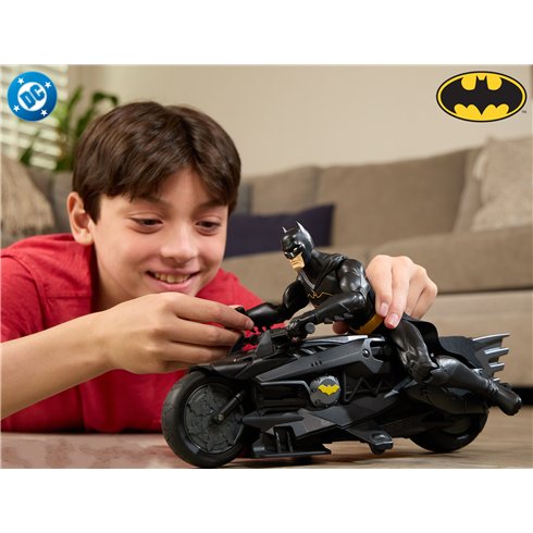 figurele-ir-nuotoliniu-budu-valdoma-transporto-priemone-batman-betmenas-30-cm-su-batcycle-dc-studios (1)